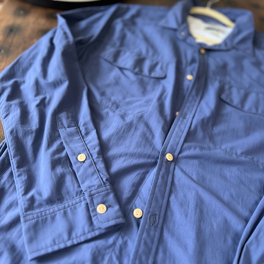 NWOT - Edgevale - Blue Lightweight Men's Button-Up - made in USA - Picture 2 of 11